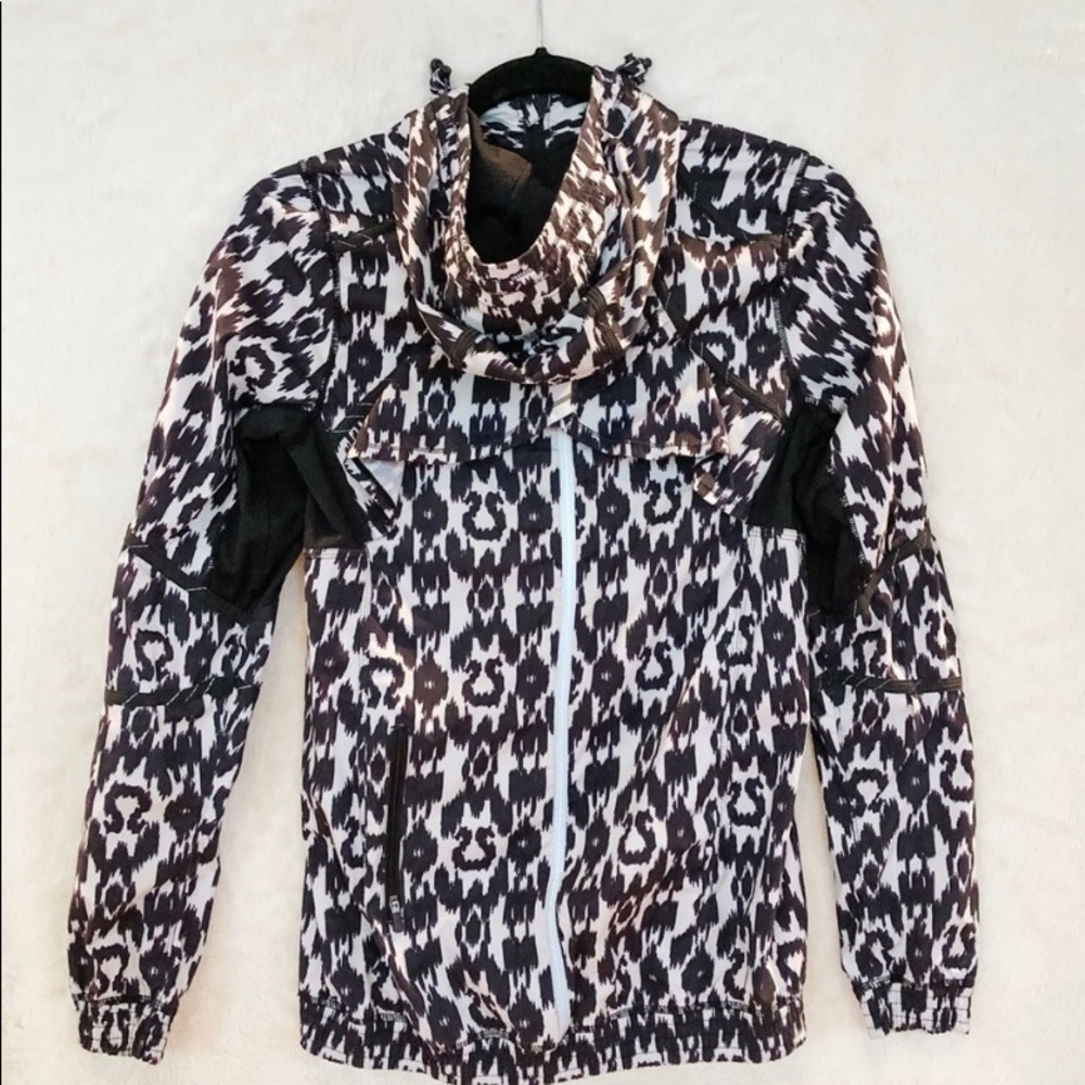 Lululemon Willpower pullover - Picture 2 of 6